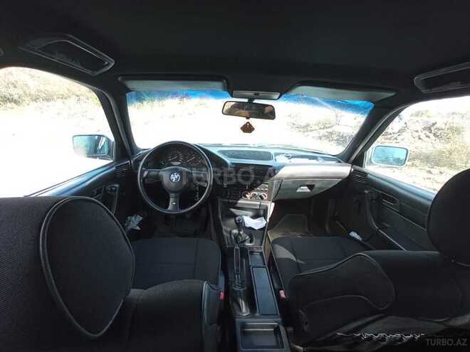 BMW 520 1991, 470,000 km - 2.0 л - Qax