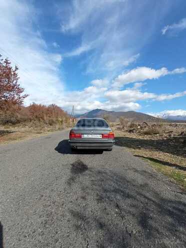 BMW 520 1991, 470,000 km - 2.0 л - Qax