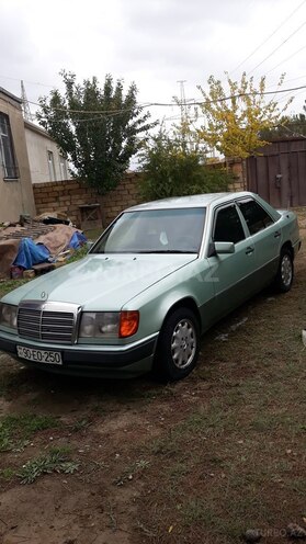 Mercedes E 250 1993, 584,700 km - 2.5 l - Bakı