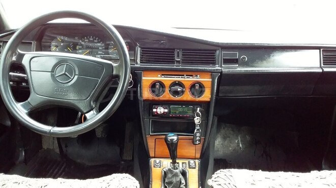Mercedes 190 1990, 332,211 km - 2.0 l - Bakı