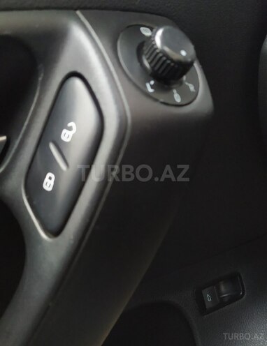 Volkswagen Polo 2013, 138,200 km - 1.6 l - Bakı