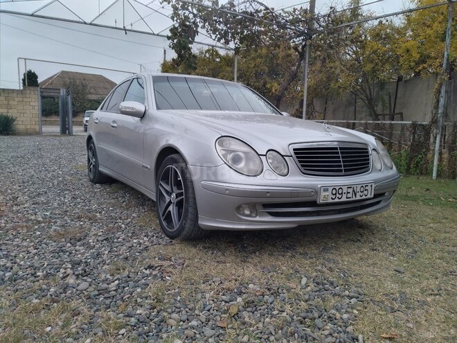 Mercedes E 220 2002, 435,258 km - 2.2 l - Sabirabad