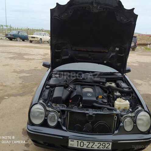 Mercedes E 240 2000, 345,000 km - 2.4 л - Bakı