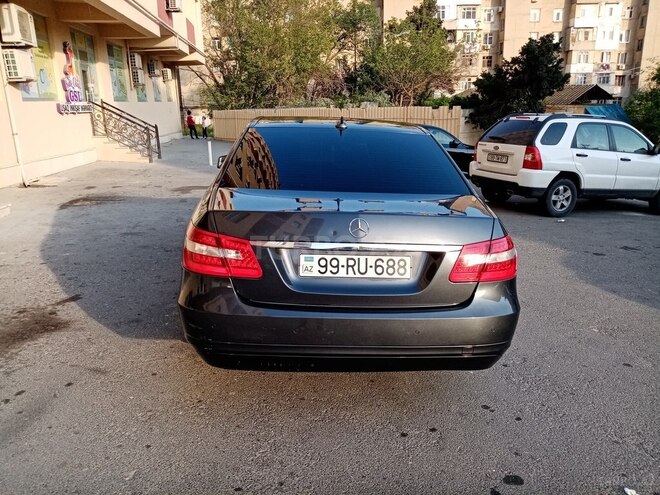 Mercedes E 220 2011, 235,000 km - 2.2 l - Bakı