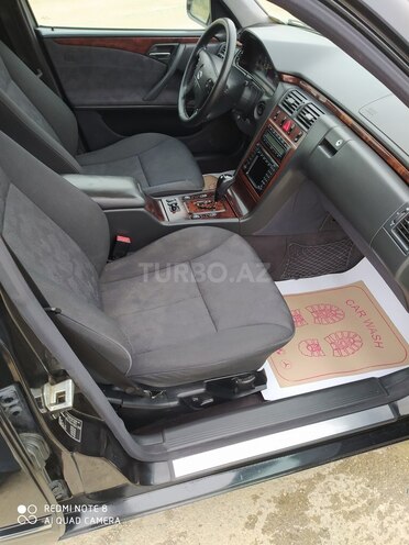 Mercedes E 240 2000, 345,000 km - 2.4 л - Bakı