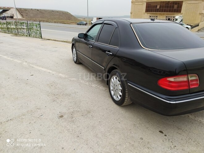 Mercedes E 240 2000, 345,000 km - 2.4 л - Bakı