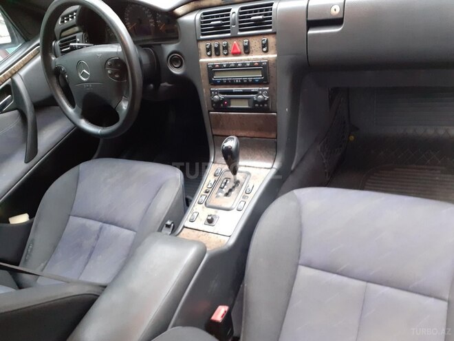 Mercedes E 240 2000, 370,000 km - 2.6 л - Bakı