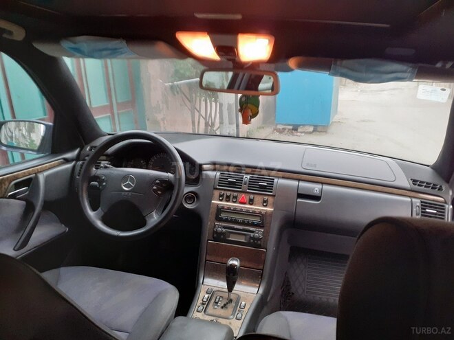 Mercedes E 240 2000, 370,000 km - 2.6 л - Bakı