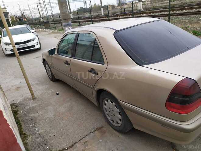 Mercedes C 240 2000, 290,000 km - 2.4 l - Bakı