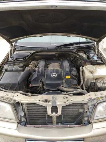 Mercedes C 240 2000, 290,000 km - 2.4 l - Bakı