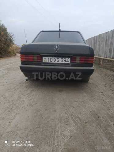 Mercedes 190 1990, 999,999 km - 2.0 л - Salyan