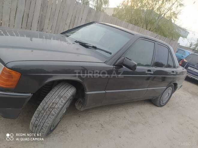 Mercedes 190 1990, 999,999 km - 2.0 л - Salyan