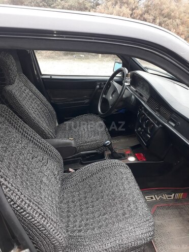 Mercedes 190 1990, 999,999 km - 2.0 л - Salyan