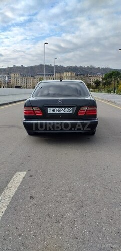 Mercedes E 270 2000, 287,000 km - 2.7 l - Bakı