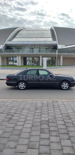 Mercedes E 270 2000, 287,000 km - 2.7 l - Bakı