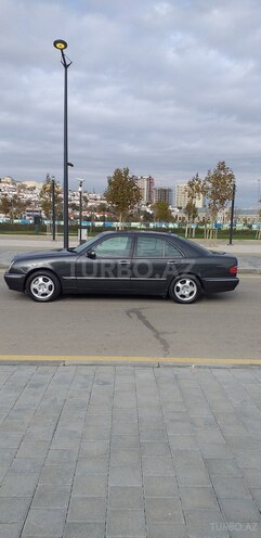 Mercedes E 270 2000, 287,000 km - 2.7 l - Bakı