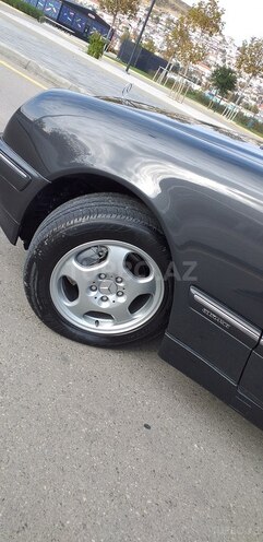 Mercedes E 270 2000, 287,000 km - 2.7 l - Bakı