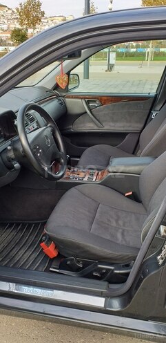 Mercedes E 270 2000, 287,000 km - 2.7 l - Bakı