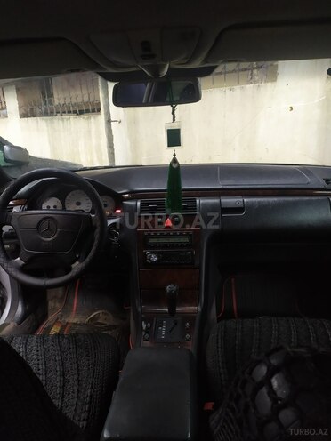 Mercedes E 200 1996, 420,000 km - 2.0 l - Bakı