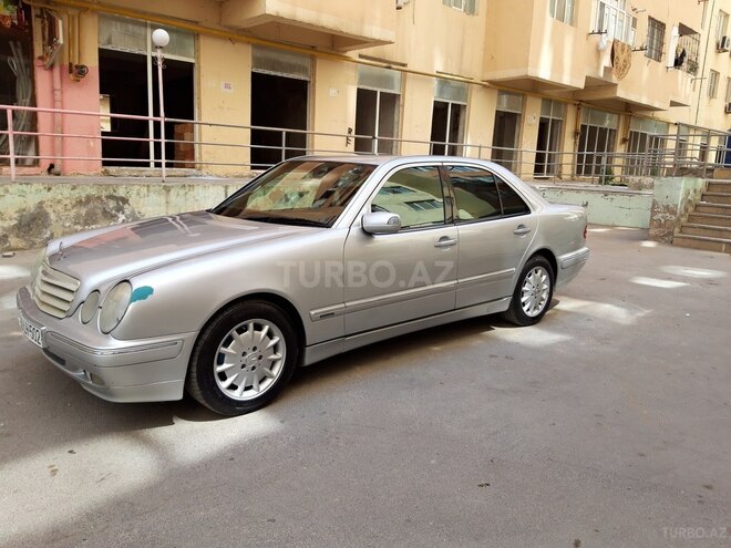 Mercedes E 220 1999, 415,342 km - 2.2 l - Bakı