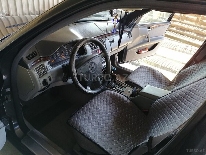 Mercedes E 200 1996, 256,000 km - 0.2 l - Mingəçevir