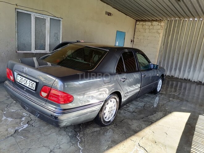 Mercedes E 200 1996, 256,000 km - 0.2 l - Mingəçevir