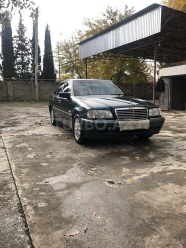 Mercedes C 240 1997, 293,800 km - 2.4 л - Ağcabədi