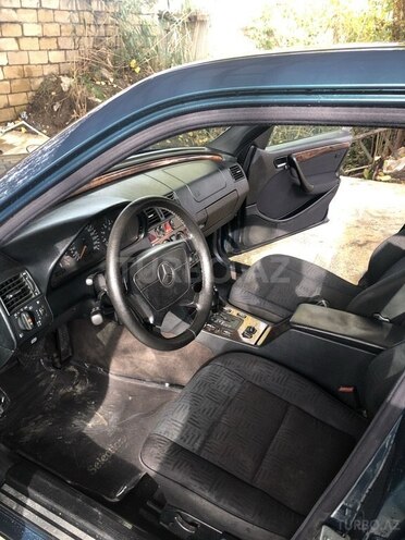 Mercedes C 240 1997, 293,800 km - 2.4 л - Ağcabədi