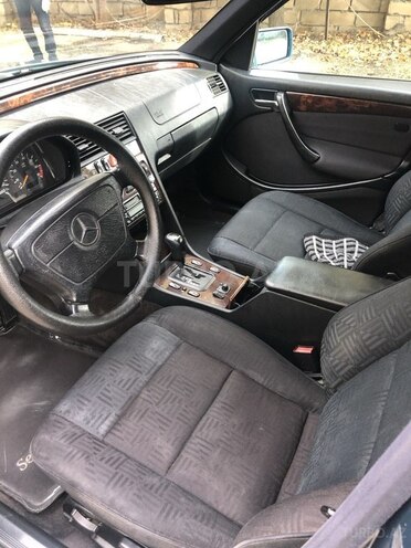 Mercedes C 240 1997, 293,800 km - 2.4 л - Ağcabədi