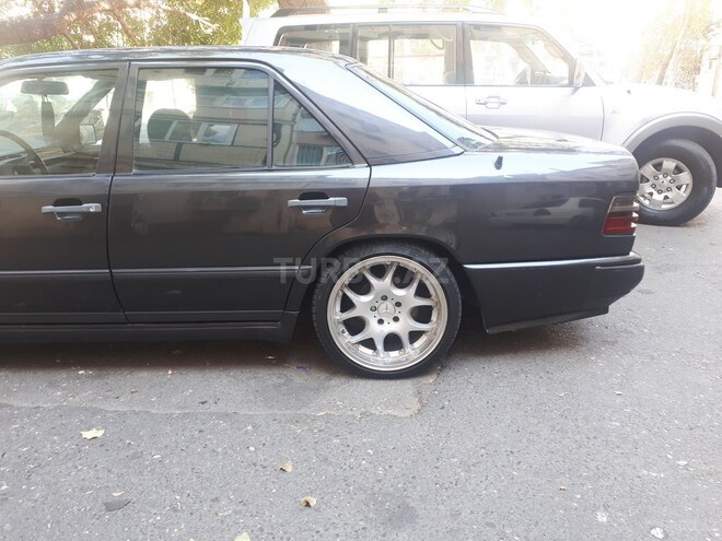 Mercedes E 260 1988, 455,000 km - 2.6 л - Bakı