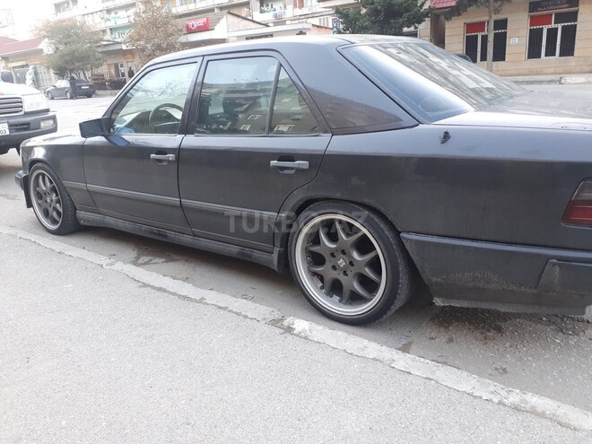 Mercedes E 260 1988, 455,000 km - 2.6 л - Bakı
