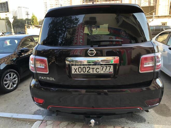 Nissan Patrol 2011, 180,000 km - 5.6 l - Bakı