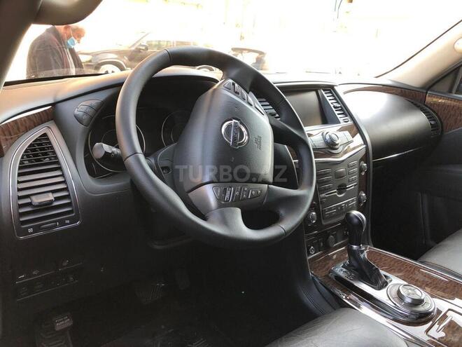 Nissan Patrol 2011, 180,000 km - 5.6 l - Bakı