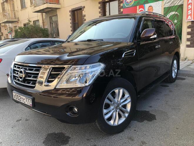 Nissan Patrol 2011, 180,000 km - 5.6 l - Bakı