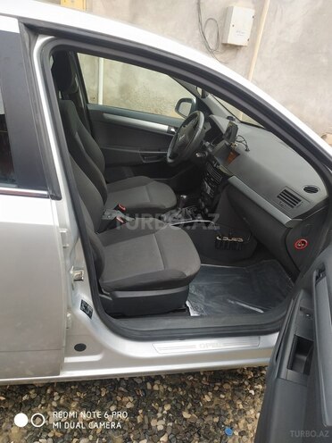Opel Astra 2010, 162,000 km - 9.0 l - Bakı