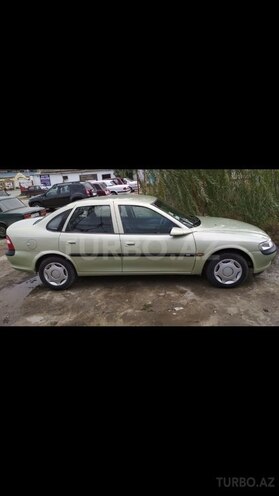 Opel Vectra 1997, 435,635 km - 1.6 l - Qusar