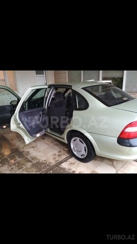 Opel Vectra 1997, 435,635 km - 1.6 l - Qusar