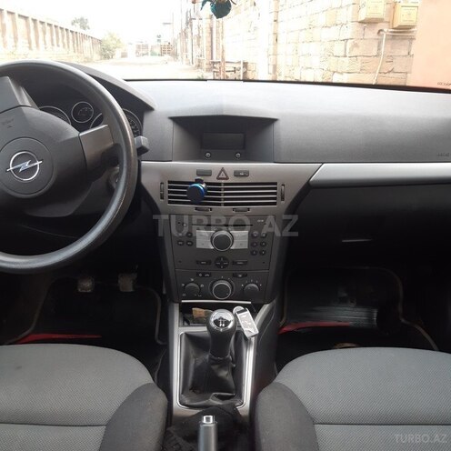 Opel Astra 2005, 130,000 km - 1.4 л - Bakı