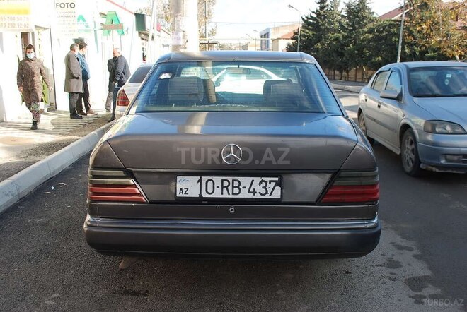 Mercedes E 250 1990, 358,000 km - 2.5 л - Bakı