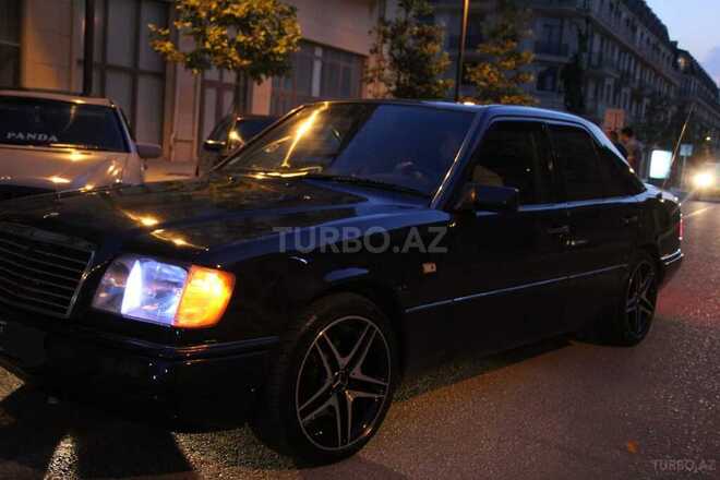 Mercedes E 280 1995, 317,000 km - 2.8 l - Yevlax