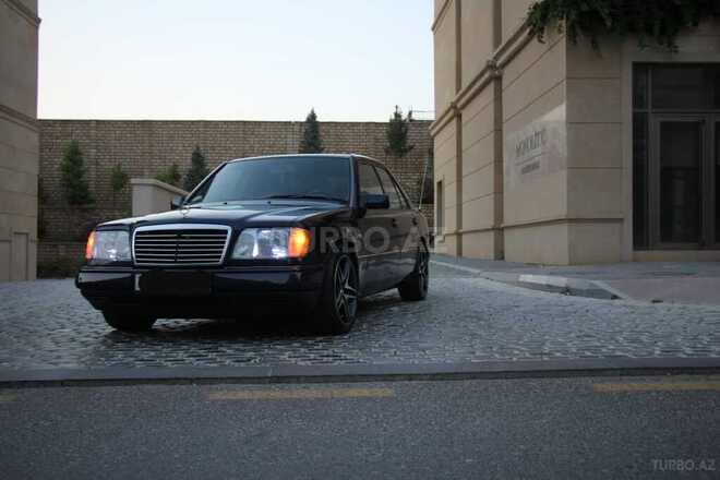 Mercedes E 280 1995, 317,000 km - 2.8 l - Yevlax