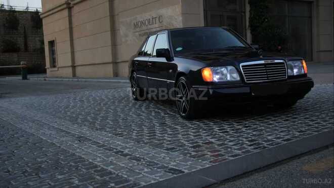 Mercedes E 280 1995, 317,000 km - 2.8 l - Yevlax