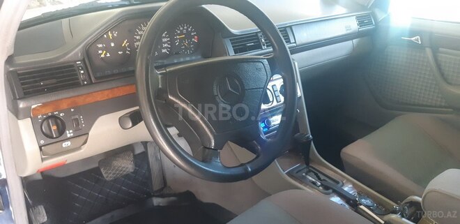 Mercedes E 280 1995, 317,000 km - 2.8 l - Yevlax