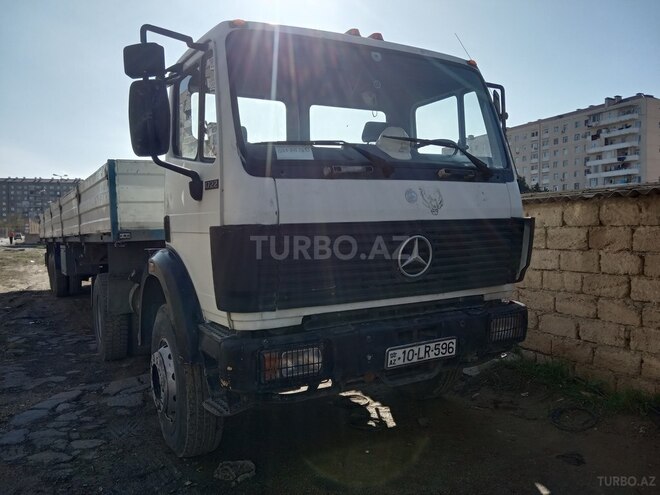 Mercedes  1996, 297,000 km - 11.0 l - Bakı
