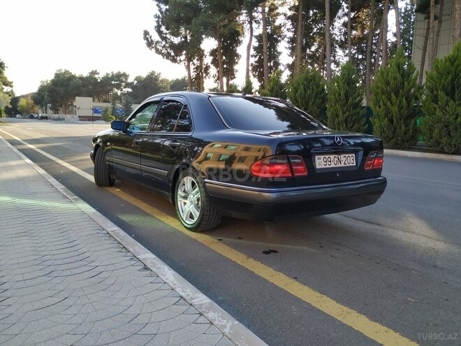Mercedes E 240 1998, 341,000 km - 2.4 l - Salyan