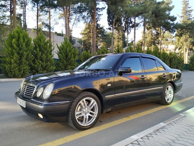 Mercedes E 240 1998, 341,000 km - 2.4 l - Salyan