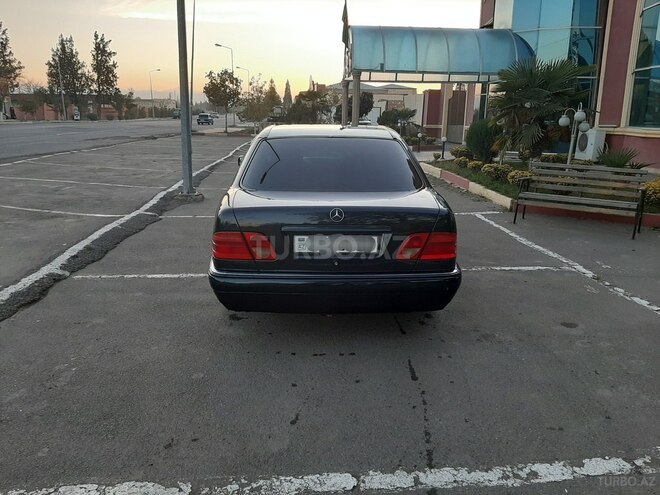 Mercedes E 240 1997, 394,363 km - 2.4 l - Gəncə