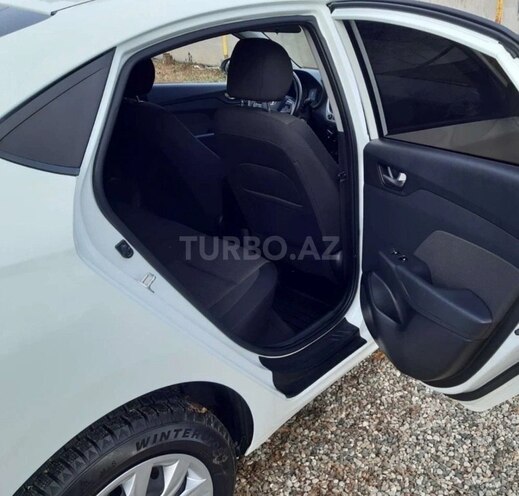 Hyundai Accent 2018, 80,000 km - 1.4 l - Bakı