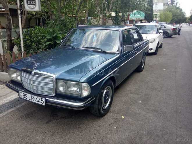 Mercedes E 200 1984, 240,000 km - 2.0 l - Bakı