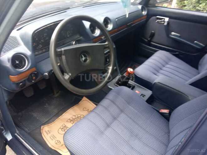 Mercedes E 200 1984, 240,000 km - 2.0 l - Bakı